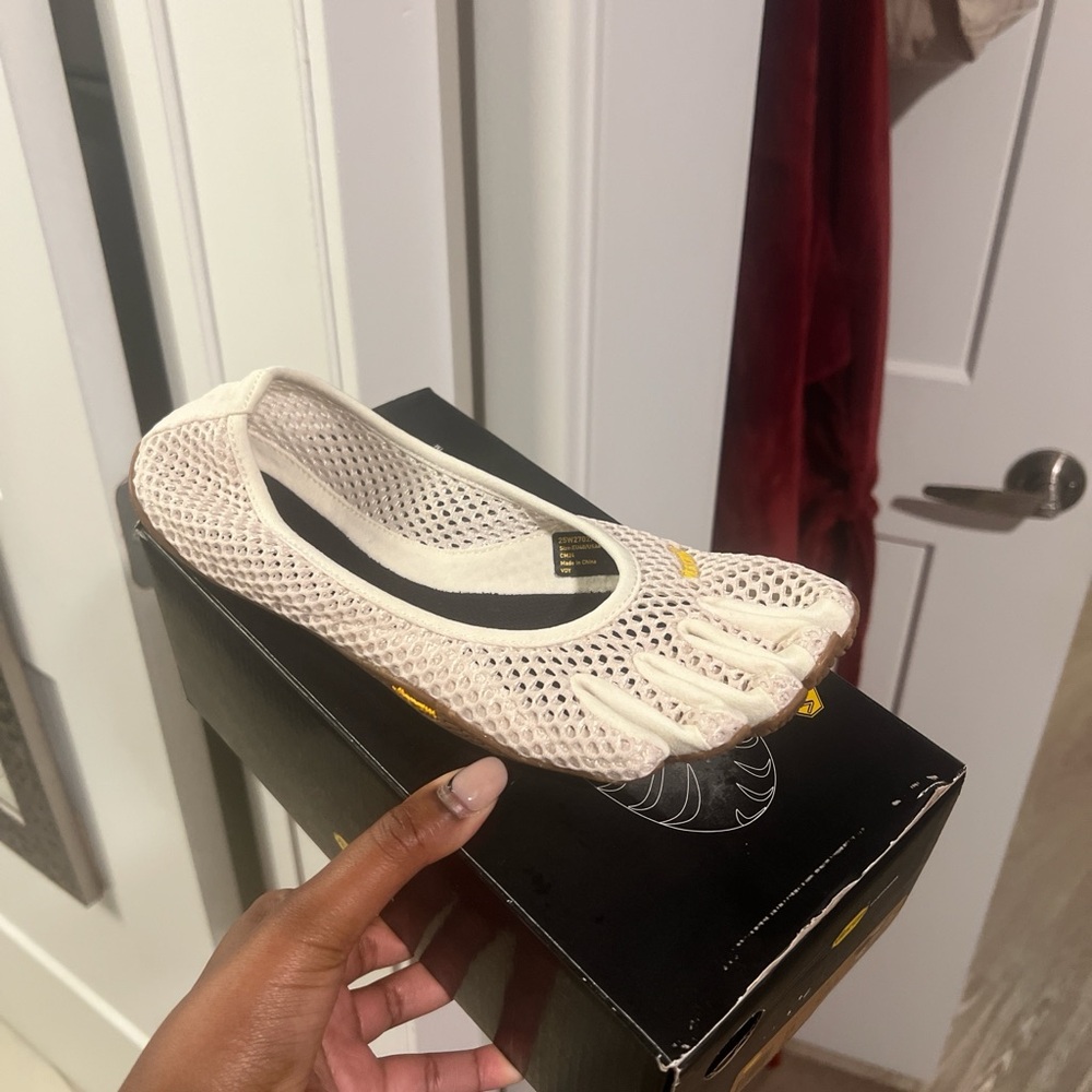 Vibram Women's White FiveFingers Athletic Shoes